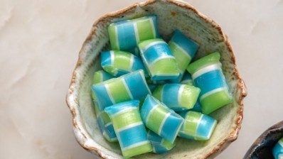 Vibrant colors in confectionery with plant-based spirulina concentrates